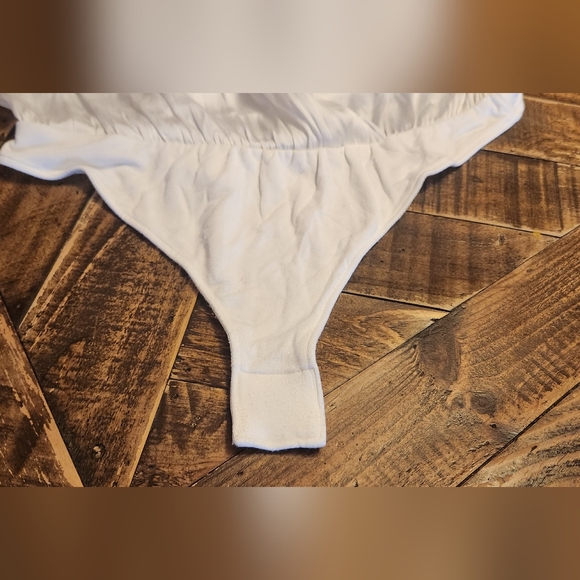 Paige Dijon Surplice White Bodysuit Size Small - Picture 11 of 14